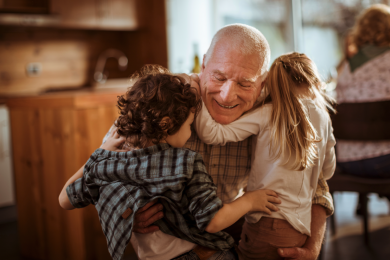 grand père et petits enfants