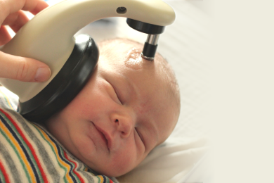 Bébé_dépistage_néonatal_surdité_PEA_Crédit BS-57F1