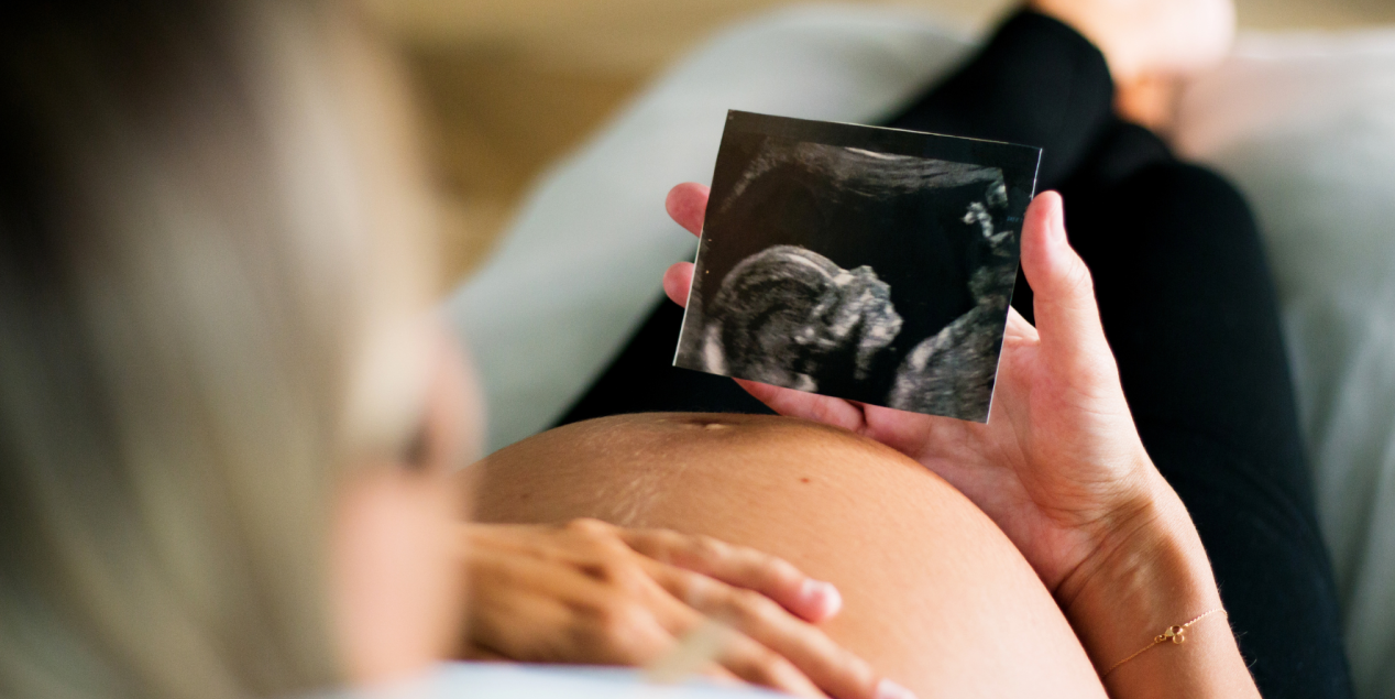 Cytomégalovirus, la menace insidieuse qui plane sur le foetus pendant la grossesse et l'impact pour l'audition du nouveau-né